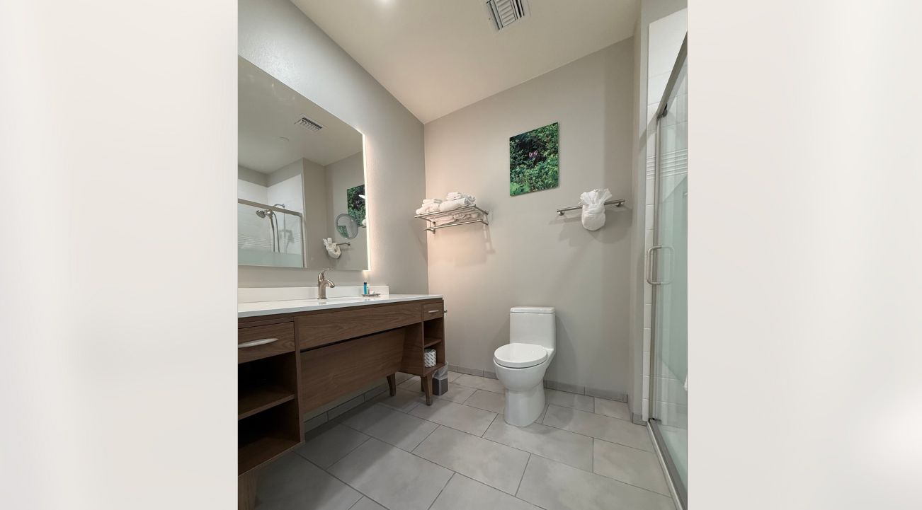 Harbor View Room Bathroom