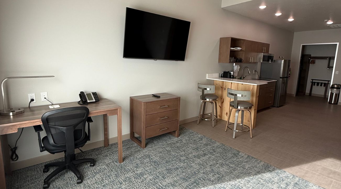 Harbor View Room Living Room and Kitchen