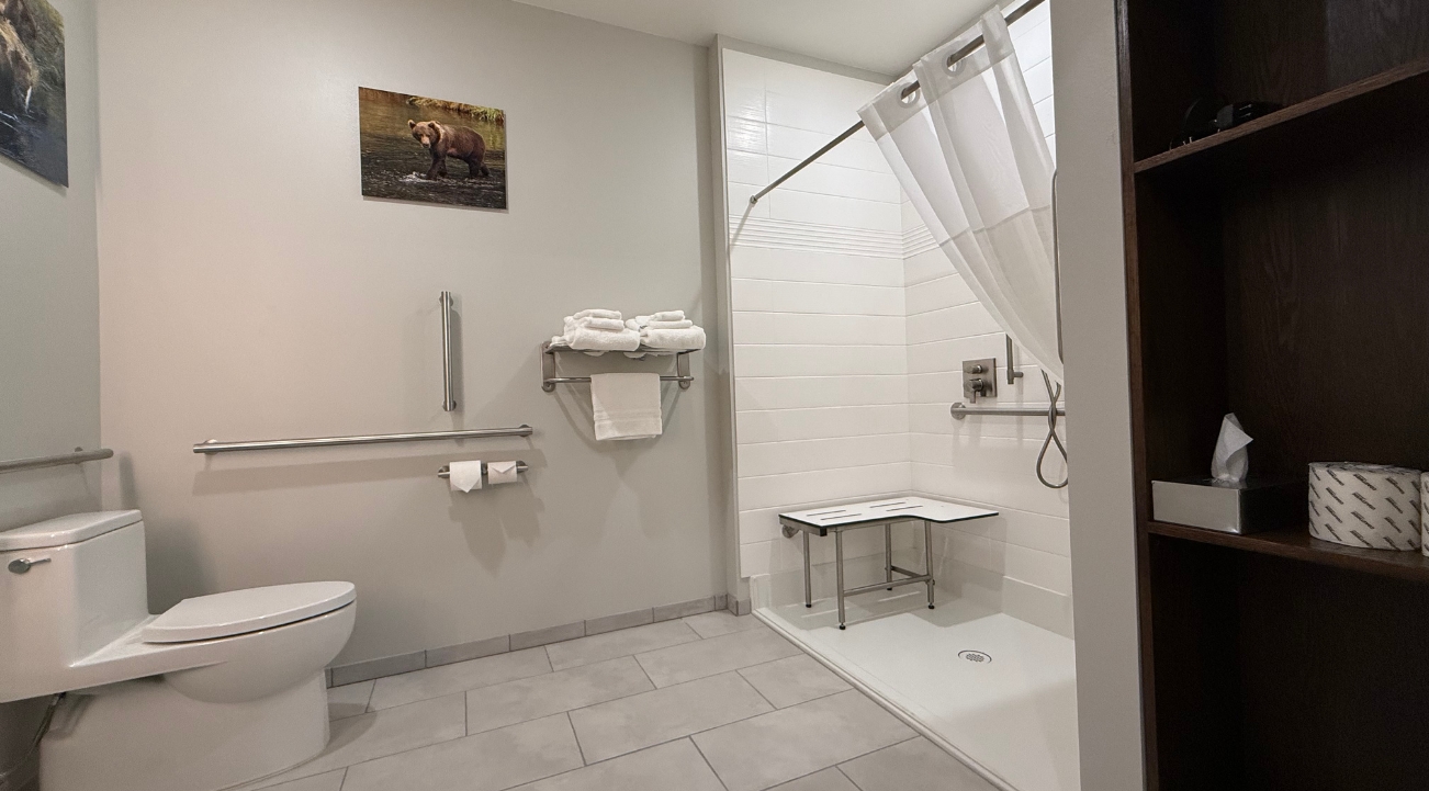 Harbor Single King Accessible Room Shower and toilet