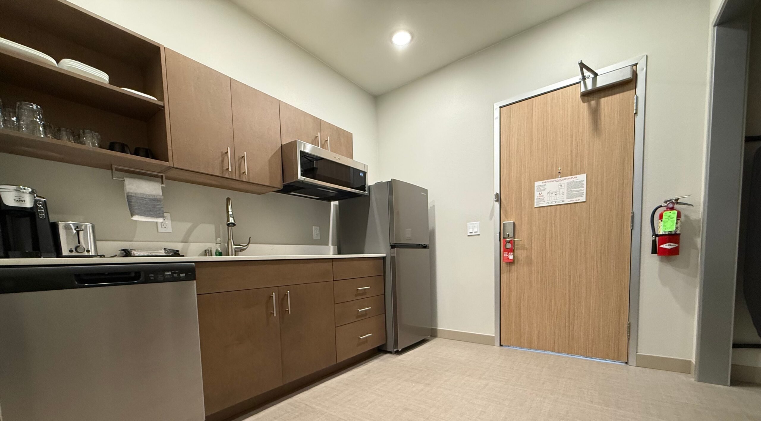 Harbor View Room in room kitchen